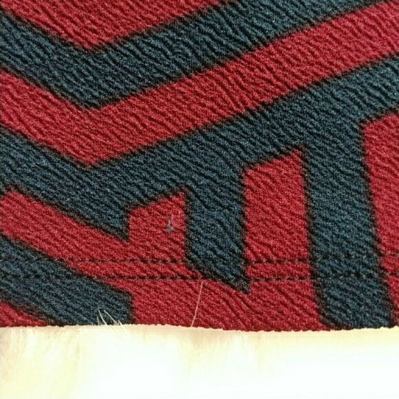 Lularoe Navy Red Cassie Skirt Small Geo Pr… - Picture 4 of 5